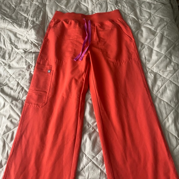 Figs - Picture 1 of 1